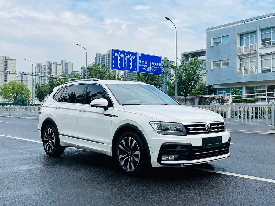 Volkswagen Tiguan L