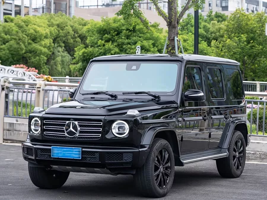 Mercedes Benz G-rated