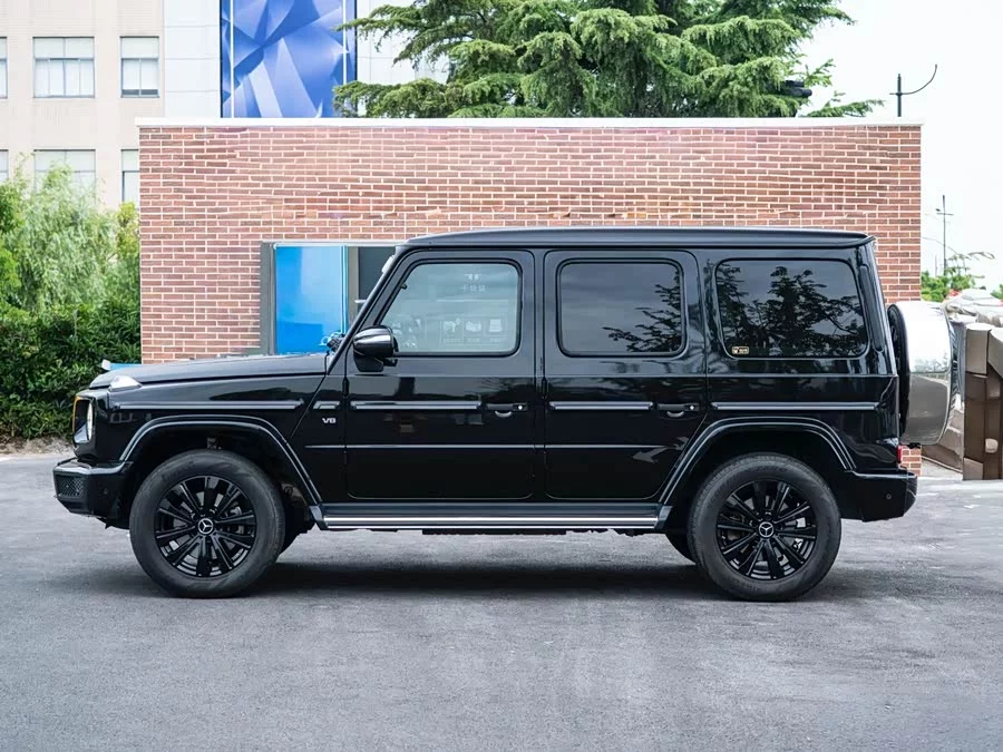 Mercedes Benz G-rated