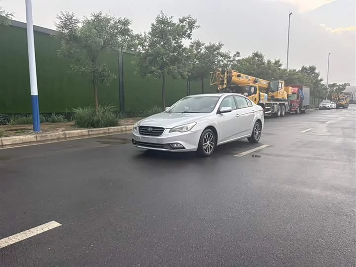 FAW Besturn B50