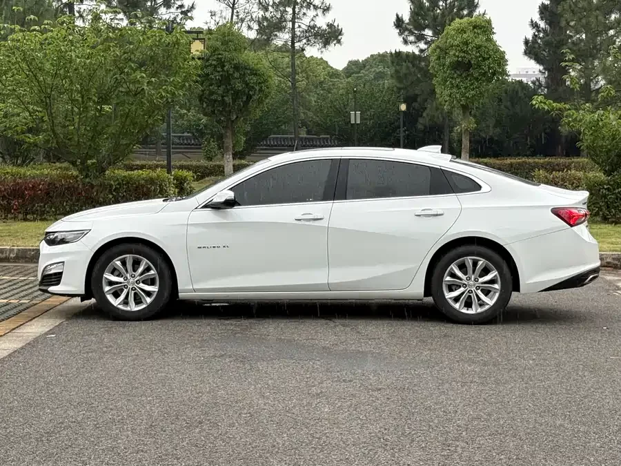 Chevrolet Malibu XL