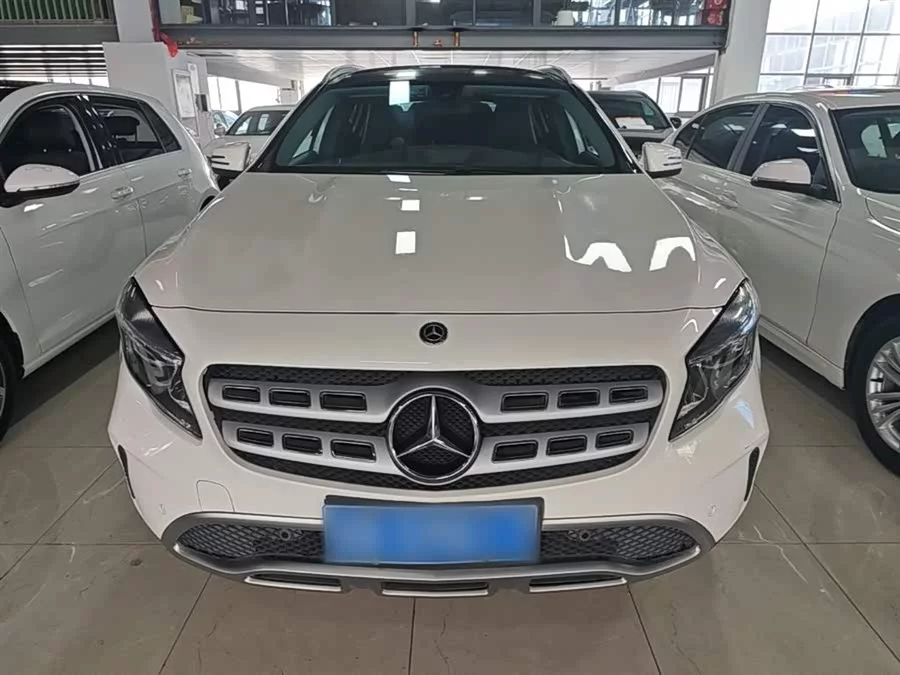 Mercedes Benz GLA