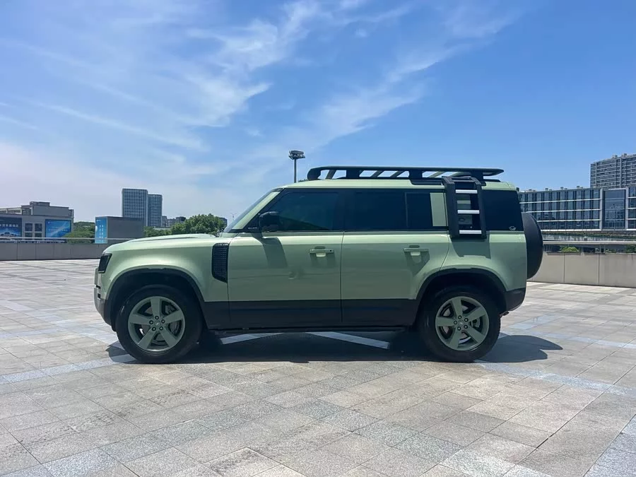 Land Rover guard