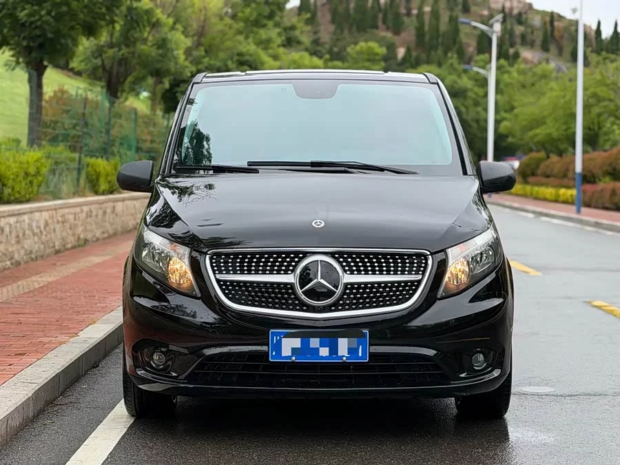 Mercedes Benz Vito