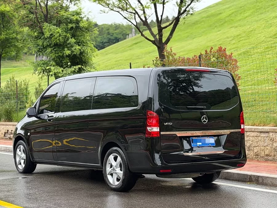 Mercedes Benz Vito