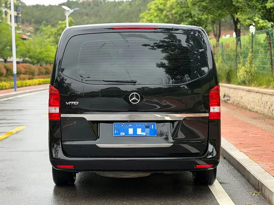 Mercedes Benz Vito
