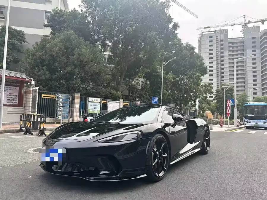 McLaren GT