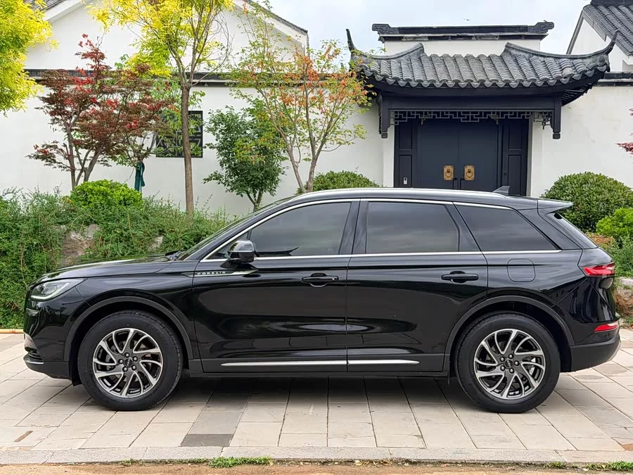 Lincoln Adventurer