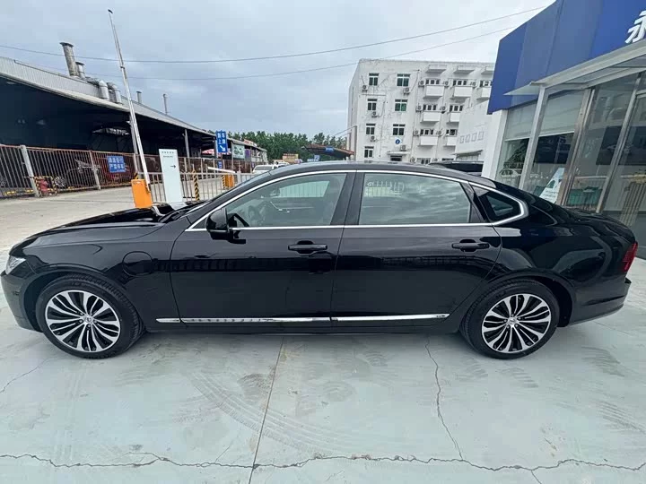Volvo S90 plug-in hybrid