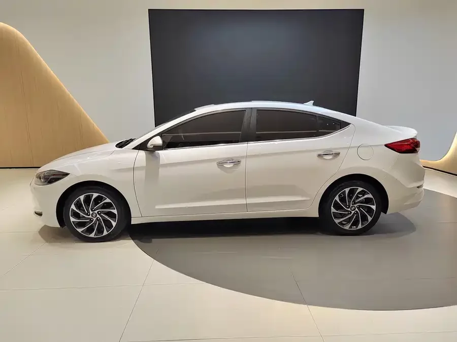 Hyundai elantra