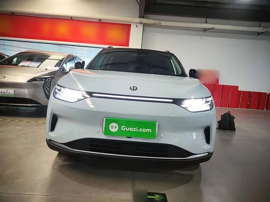 Leapmotor C11