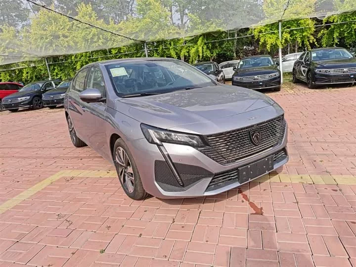 Peugeot 408
