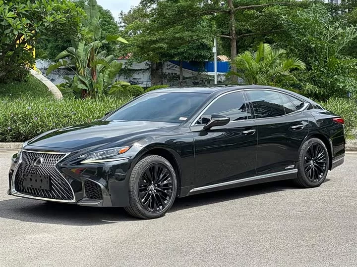 Lexus LS