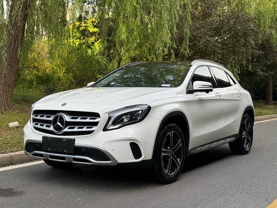 Mercedes Benz GLA