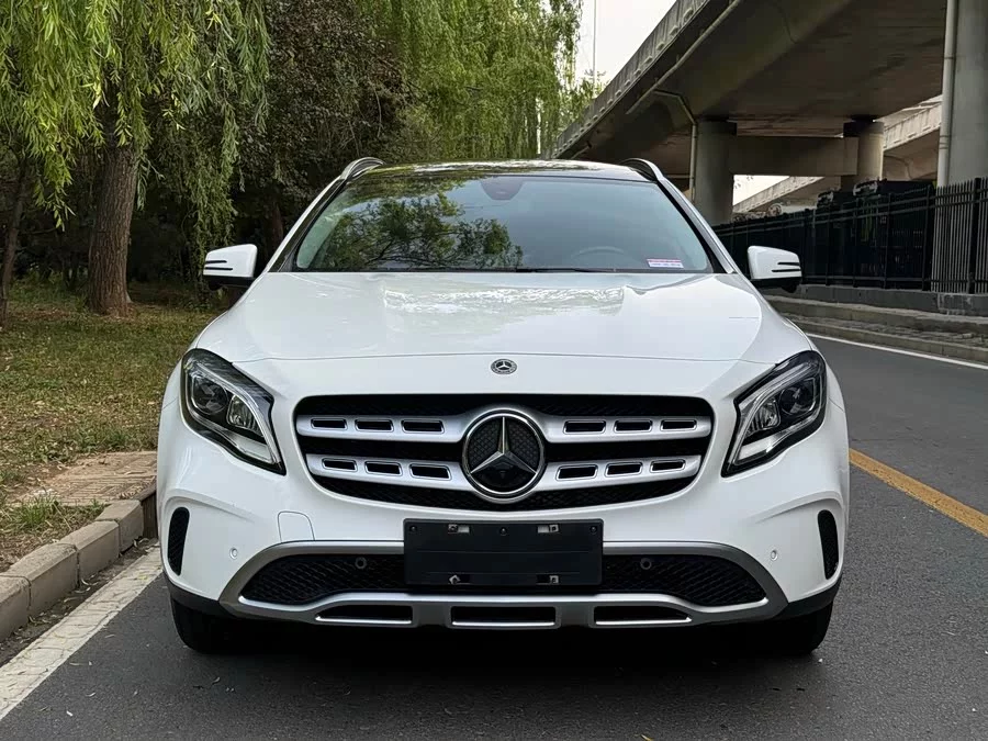 Mercedes Benz GLA