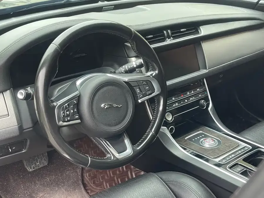 Jaguar XFL
