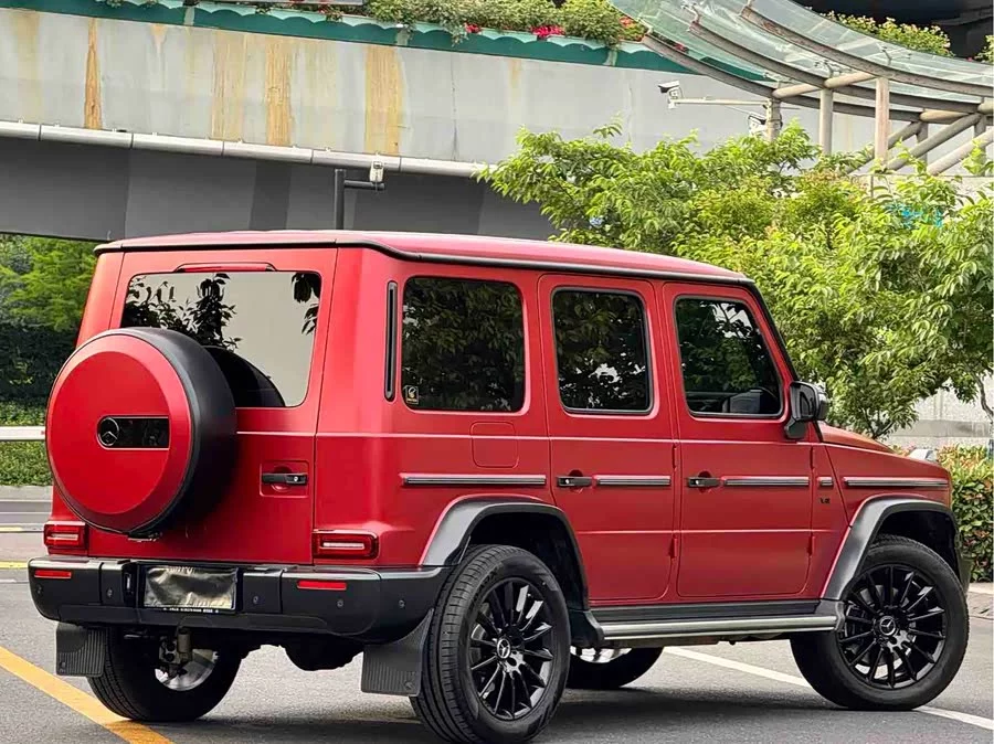 Mercedes Benz G-rated