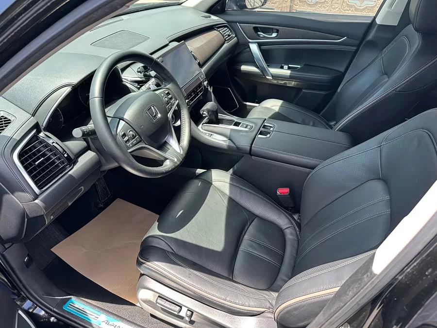 Honda Crown Road