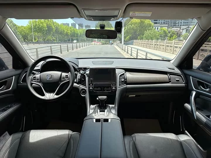 Honda Crown Road