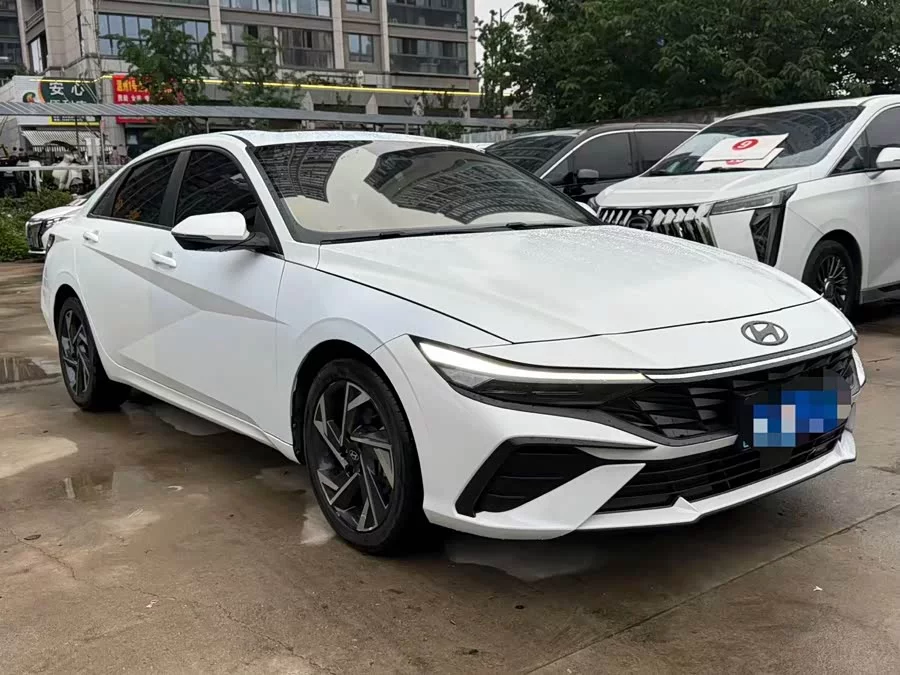 Hyundai Elantra