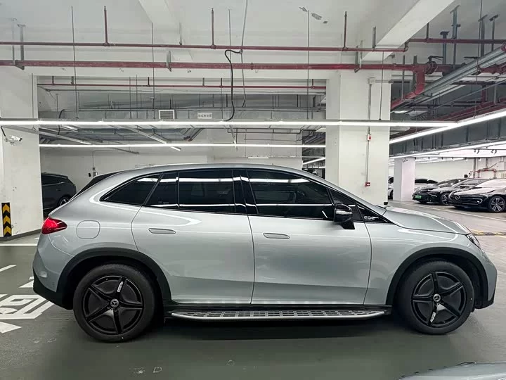 Mercedes-Benz EQE SUV