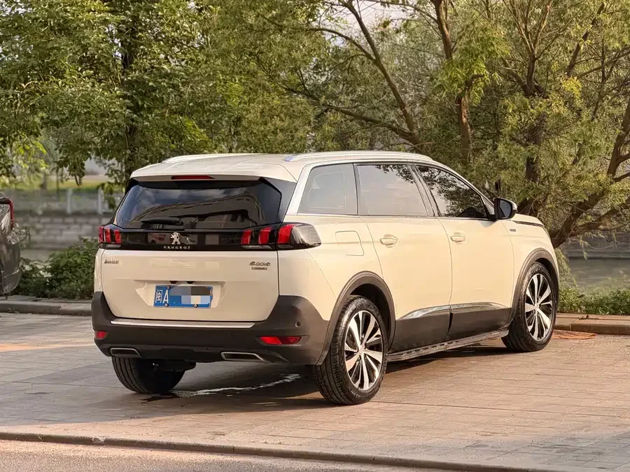 Peugeot 5008