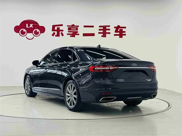 Ford Taurus