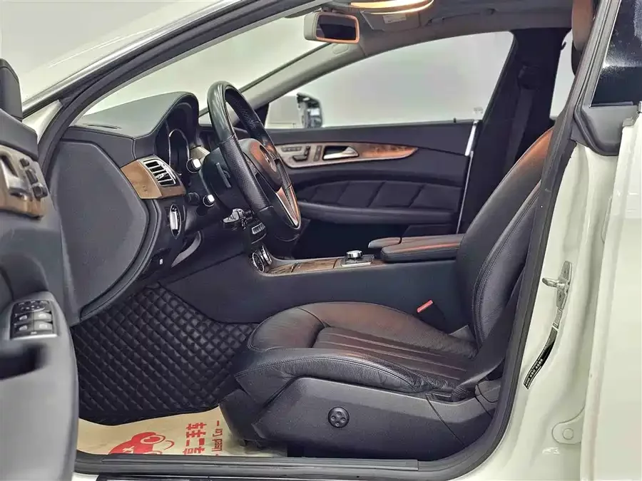 Mercedes Benz CLS