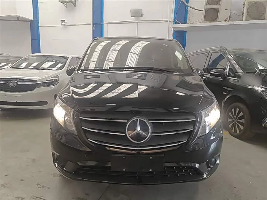 Mercedes Benz Vito
