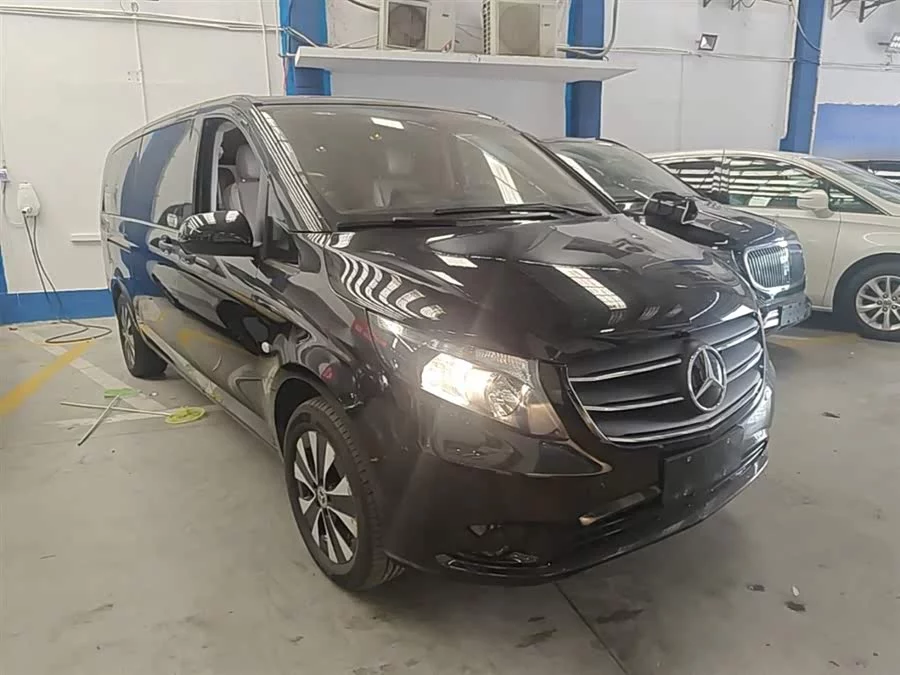Mercedes Benz Vito