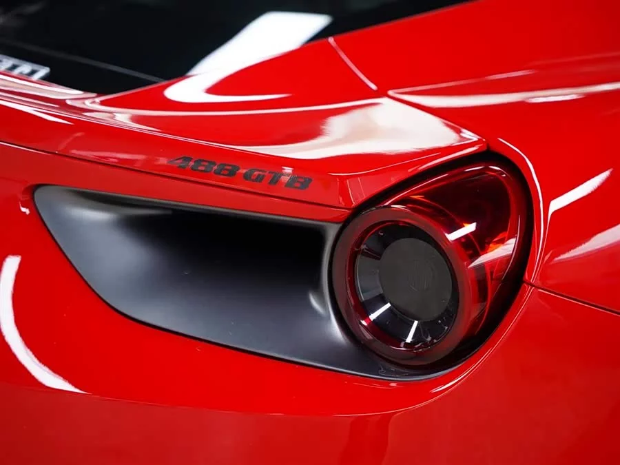 Ferrari 488