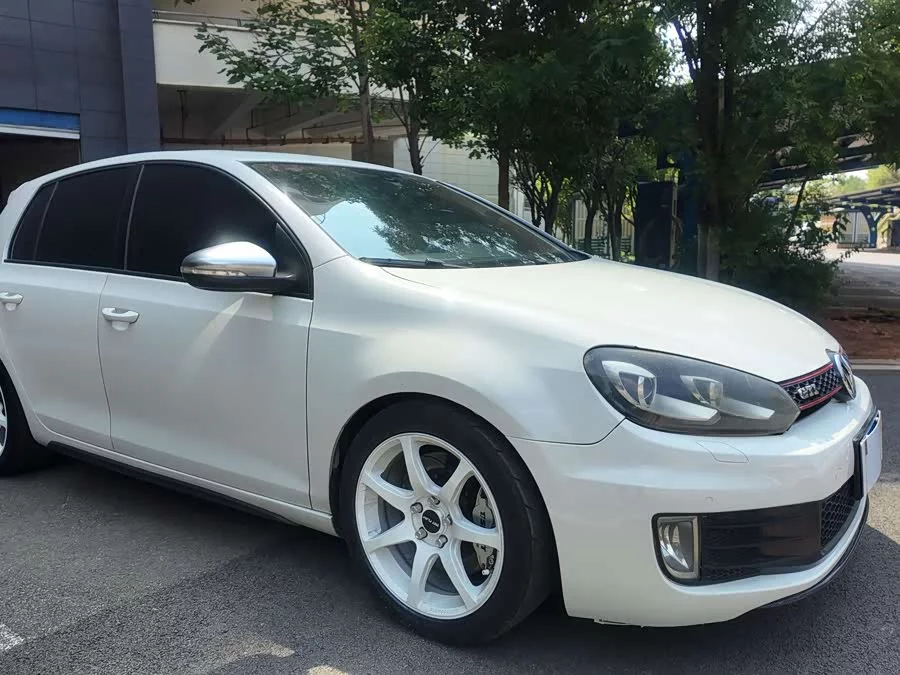 Volkswagen Golf GTI