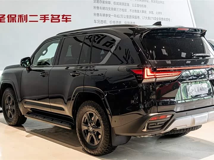 Lexus LX