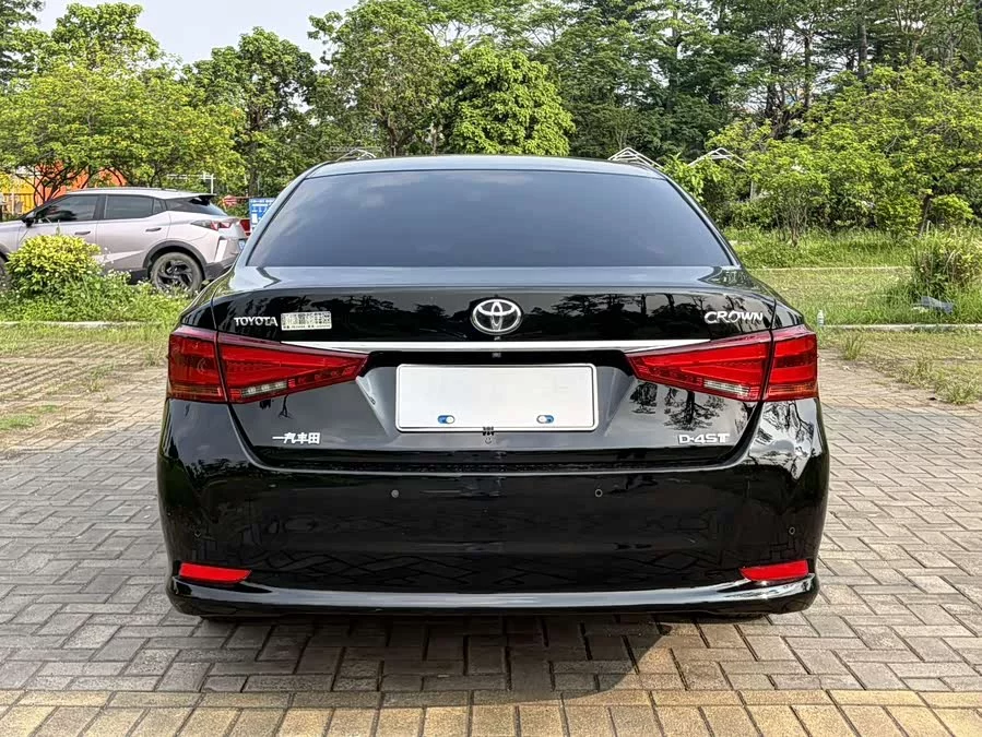 Toyota crown