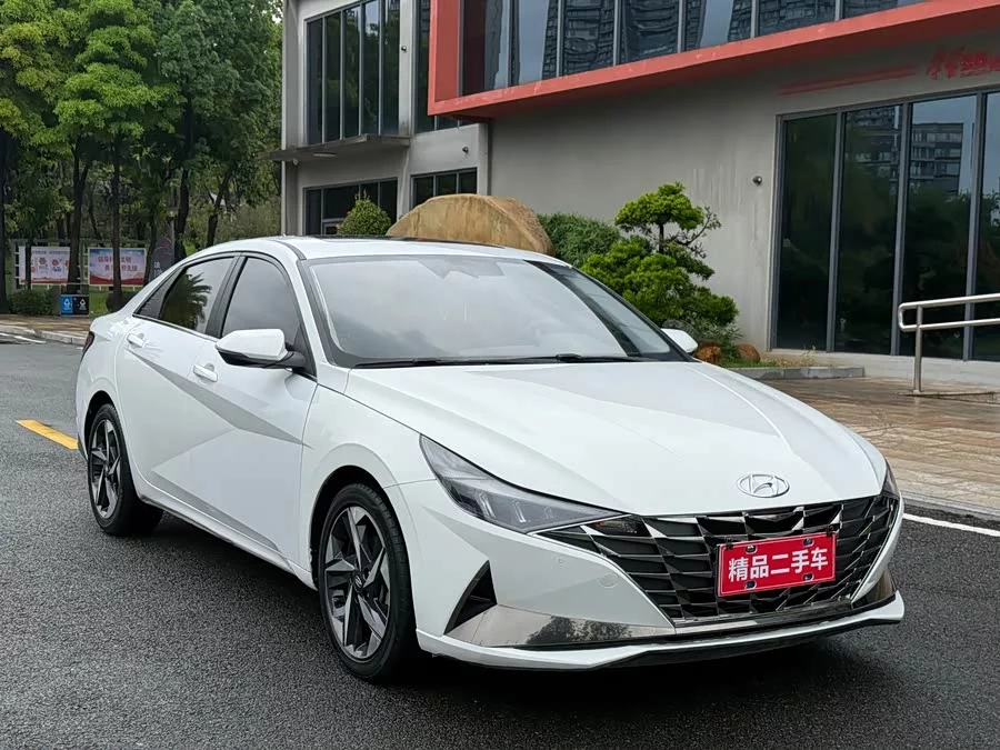 Hyundai Elantra