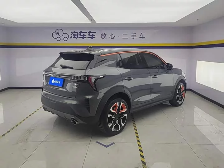 Lynk & Co 06