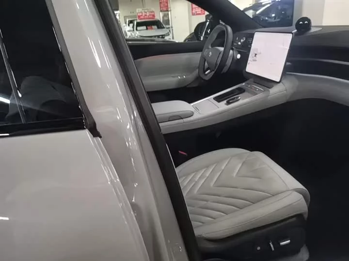 NIO ES6