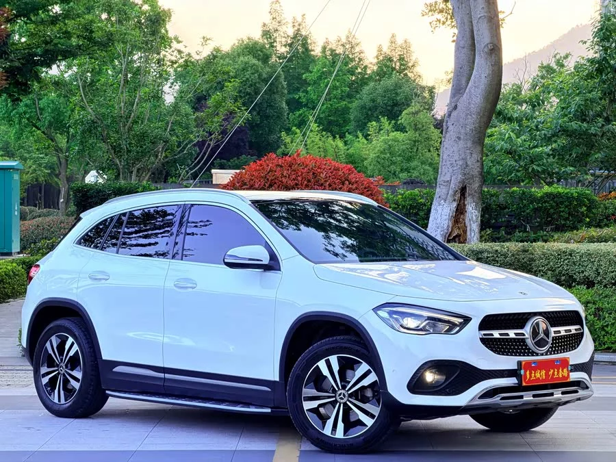 Mercedes Benz GLA