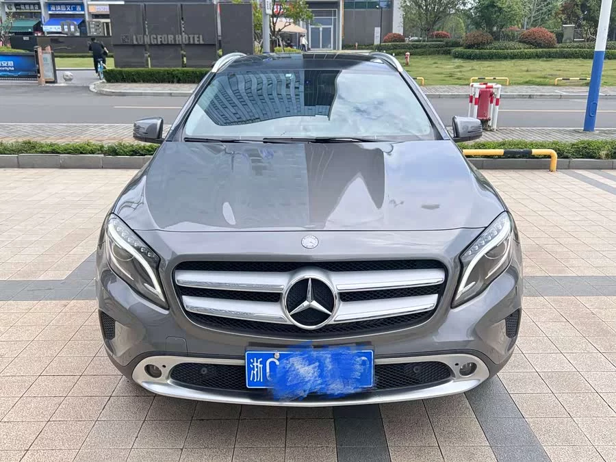 Mercedes Benz GLA