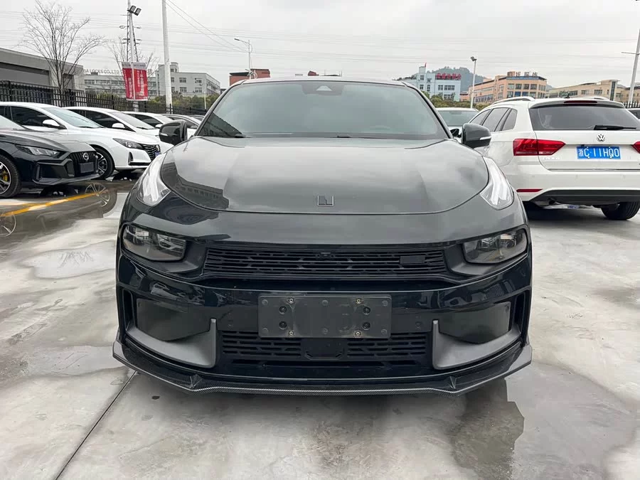 Lynk & Co 03