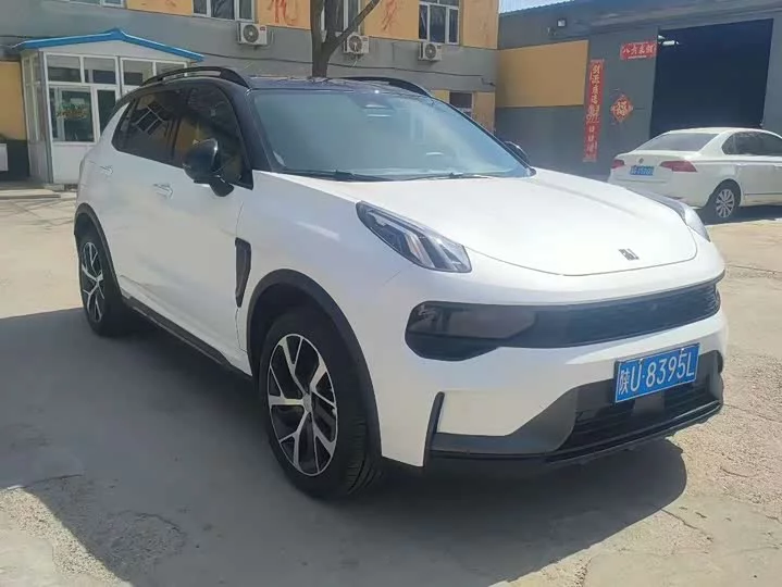 Lynk & Co 01