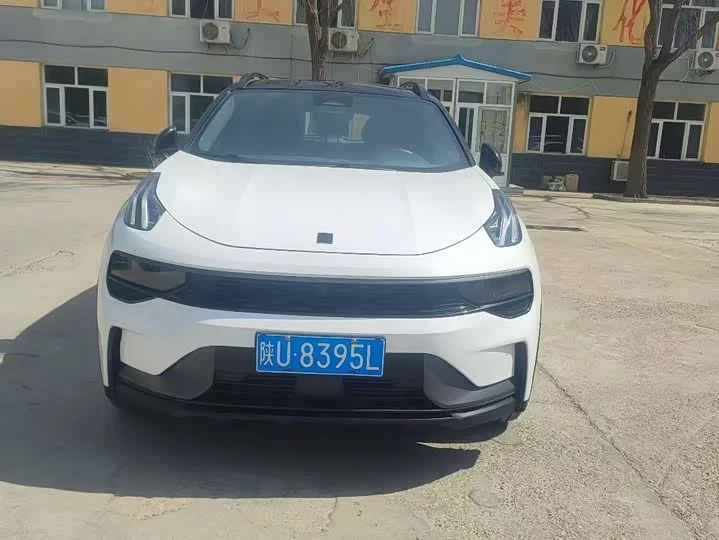 Lynk & Co 01