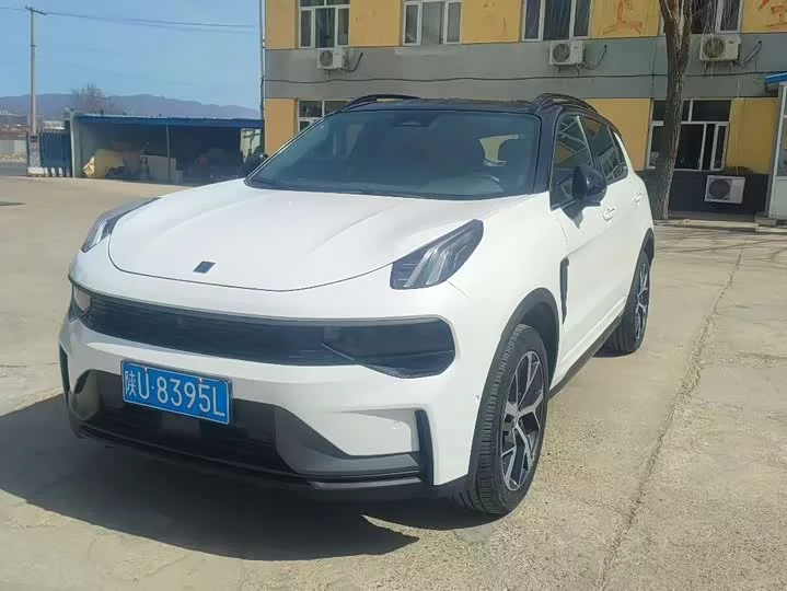 Lynk & Co 01