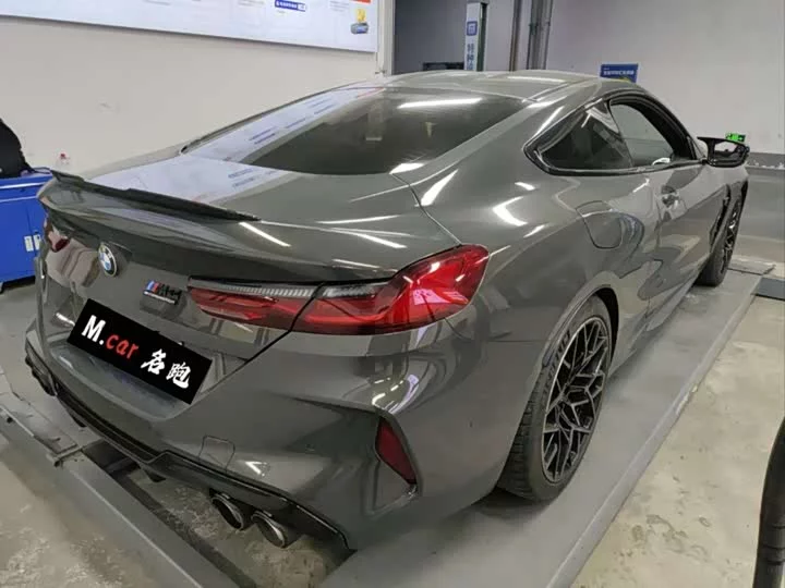 BMW M8