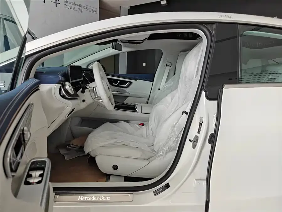 Mercedes Benz EQE