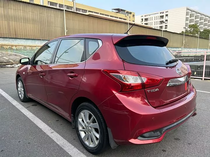 Nissan Tiida