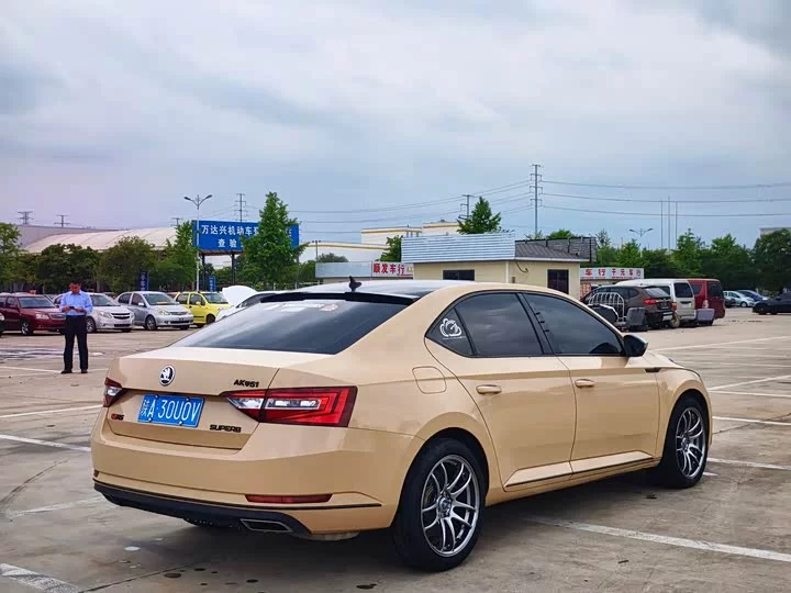 Skoda SuperB