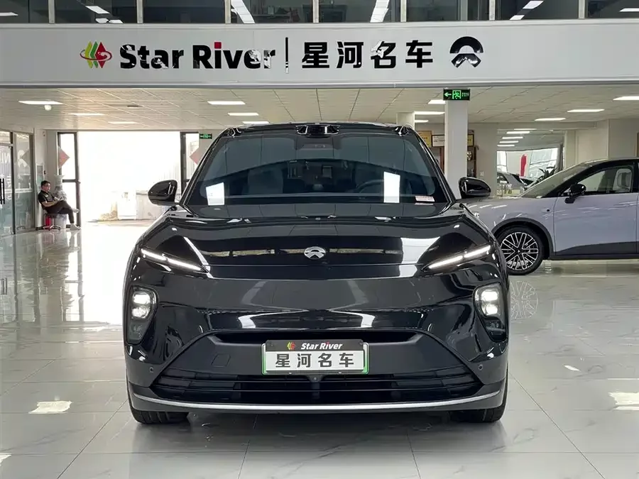 NIO ES8