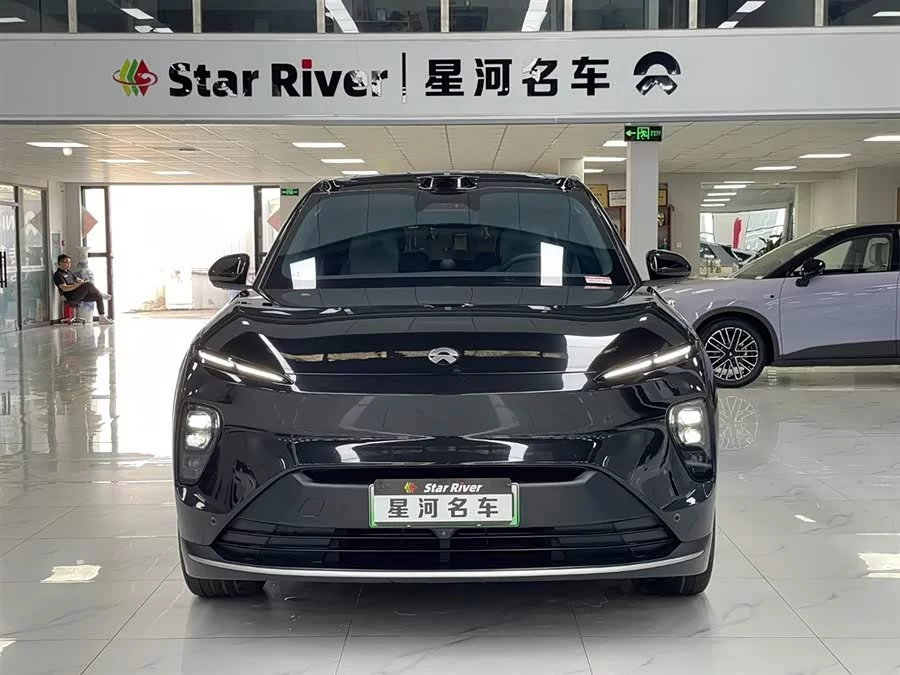 NIO ES8