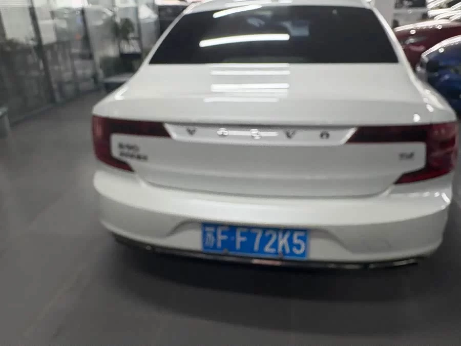 Volvo S90
